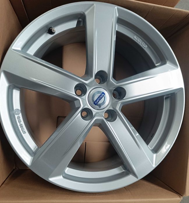 Felgi aluminiowe  Dezent TU 7.5x18 ET50 5x108 Volvo