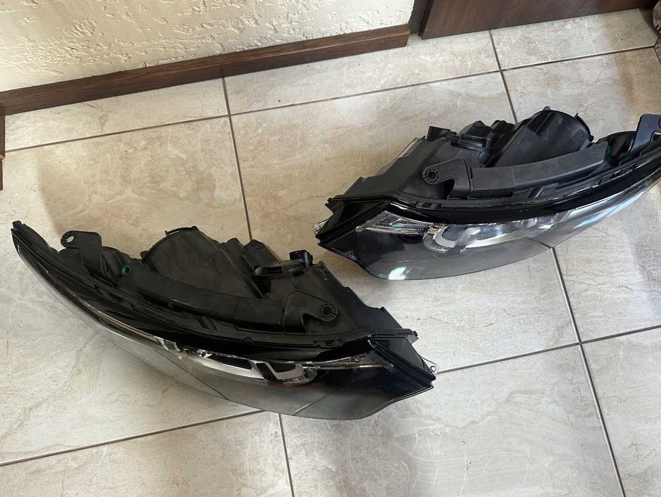 Фари на Land Rover Discovery Sport 2014 L550