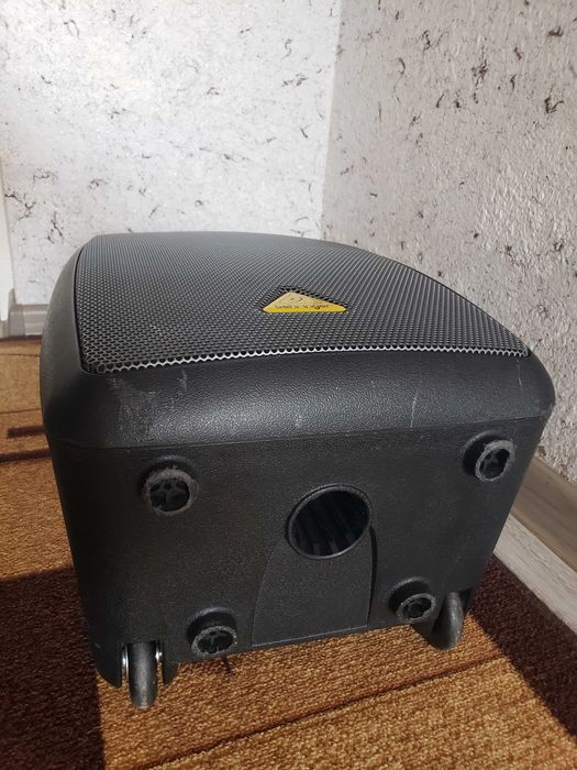 Колонка: Behringer Europort MPA40BT PRO (Bluetooth + Акумулятор)