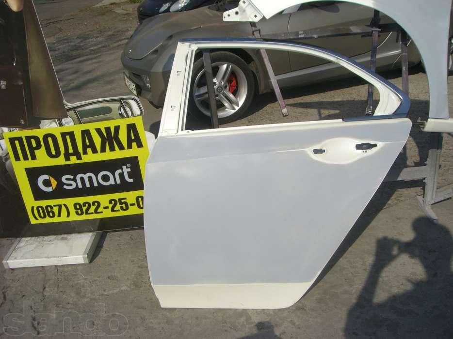 Дверь левая задняя Honda Accord 2008, белый цвет
