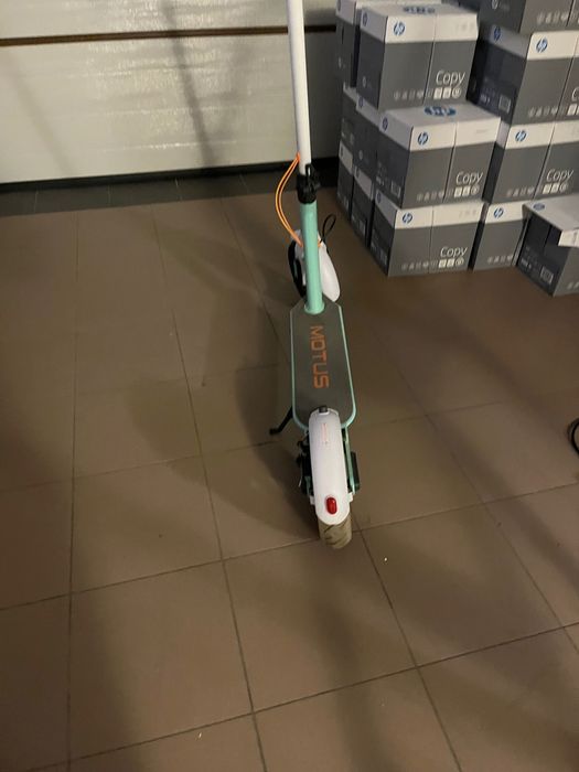 Hulajnoga elektryczna motus