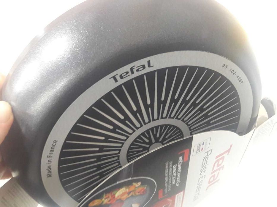 Tefal Франция в сети 999грн  сковородка 24 26 28 см универсальная.