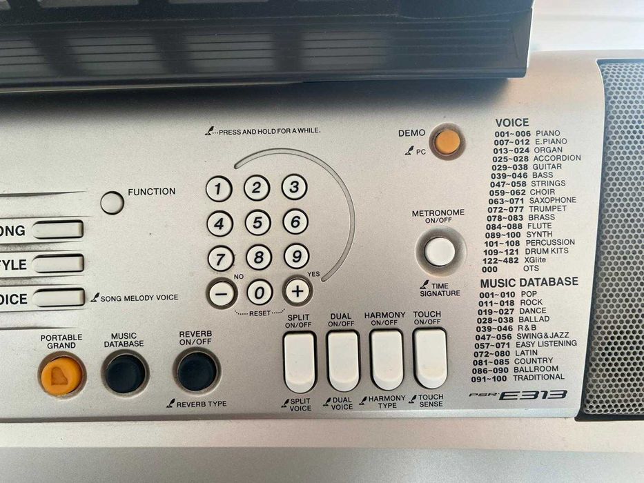 Teclado YAMAHA PSR-E313