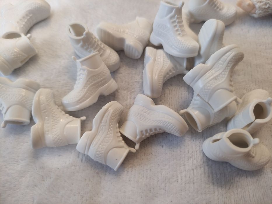 Взуття для Барбі