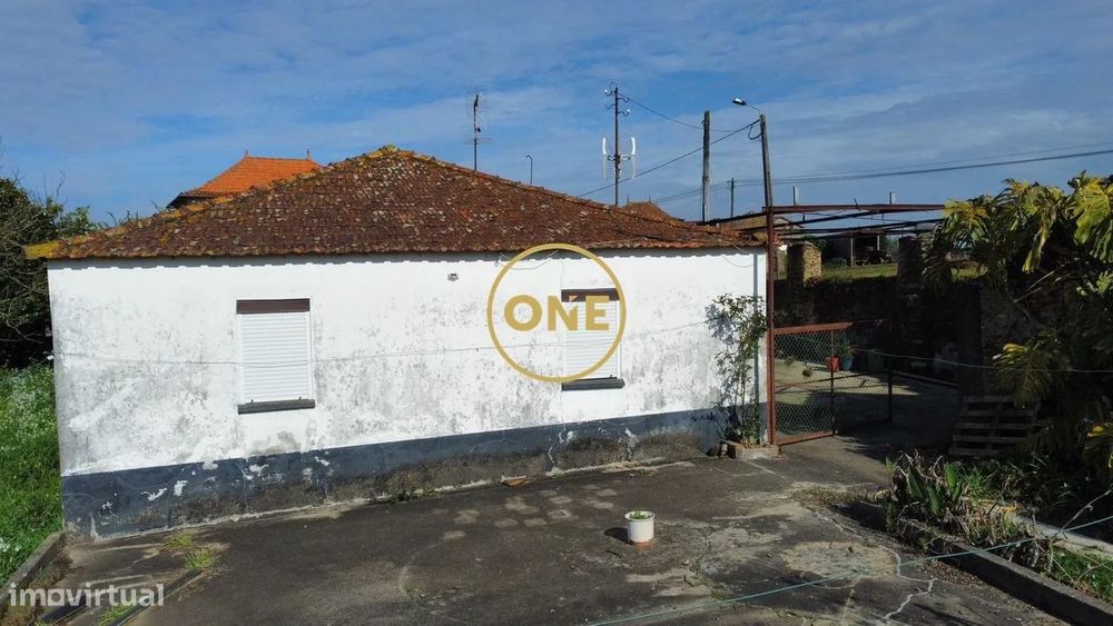 Moradia T3 em Oliveira de Azeméis para restauro