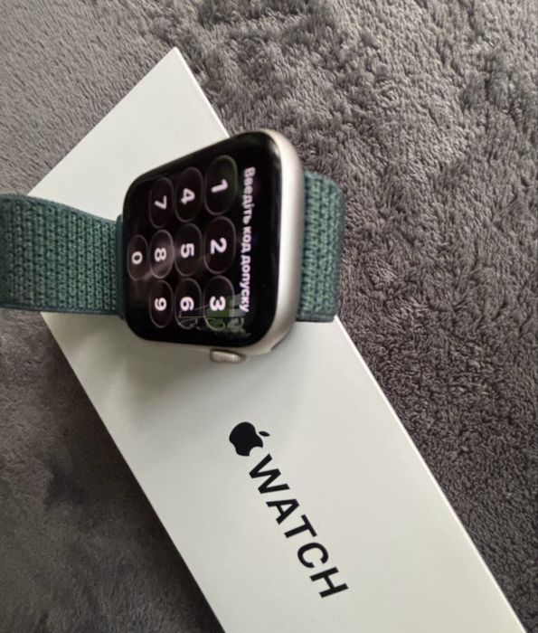 Годинник Apple Watch SE Starlight  Green Sport Loop MXEW3