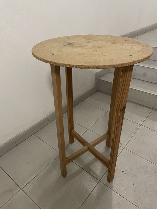 Mesa de suporte impecável