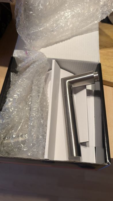 Nowe klamki do okien  duża ilosc