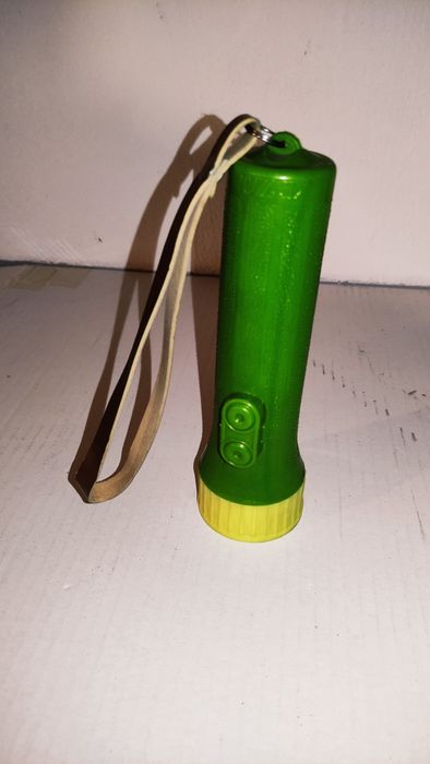 Stara plastikowa latarka PRL