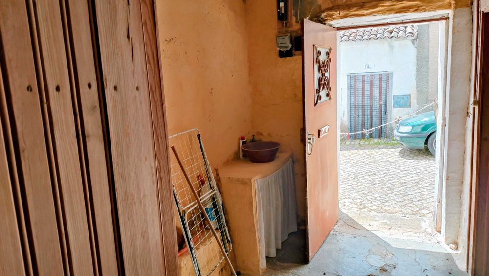 Casa Urbana T2 Telhado Novo em Touloes/Idanha-a-Nova
