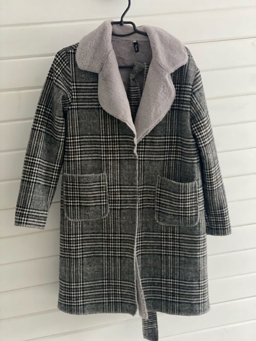 Продам пальто утеплене