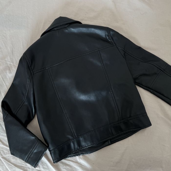 Шкірянка косуха шкіряна куртка Zara 122 см 6-7 років стан як новий