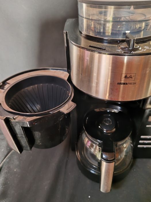 Maquina de cafe com moidor Russell hobbs
