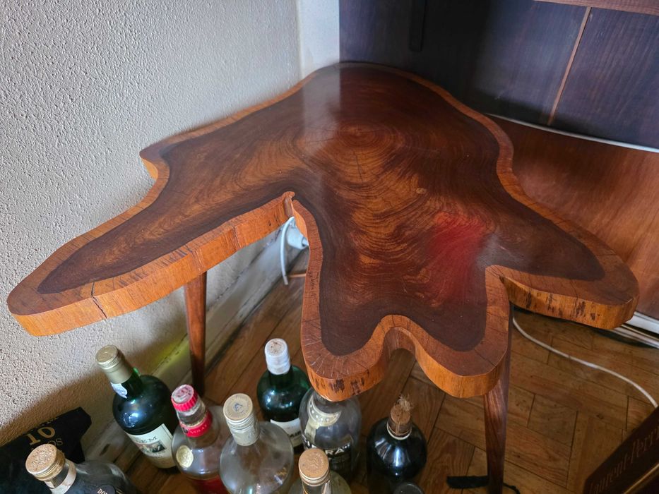 Pequena mesa madeira