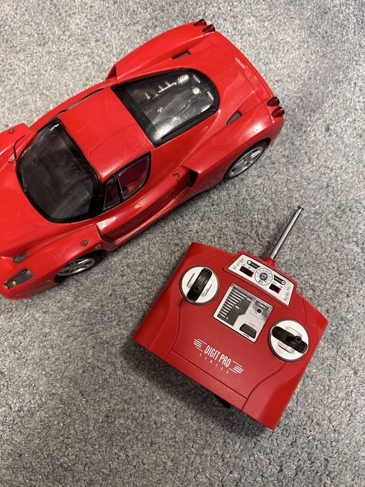 Дитяча машинка Ferrari на пульті