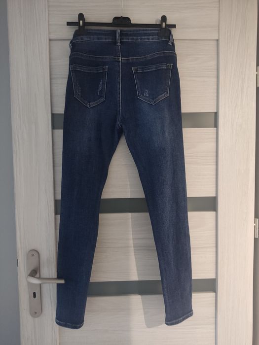 Sprzedam dżinsy M-Sara