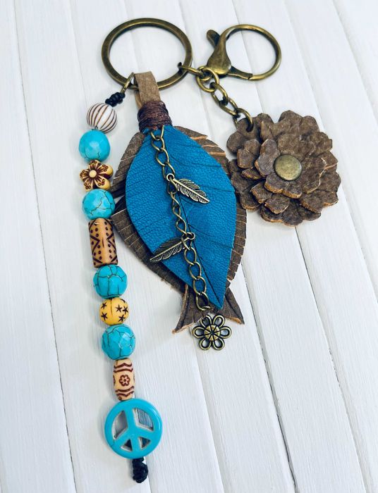 Skórzana zawieszka do torebki, brelok amulet Nr6, ręcznie robiony