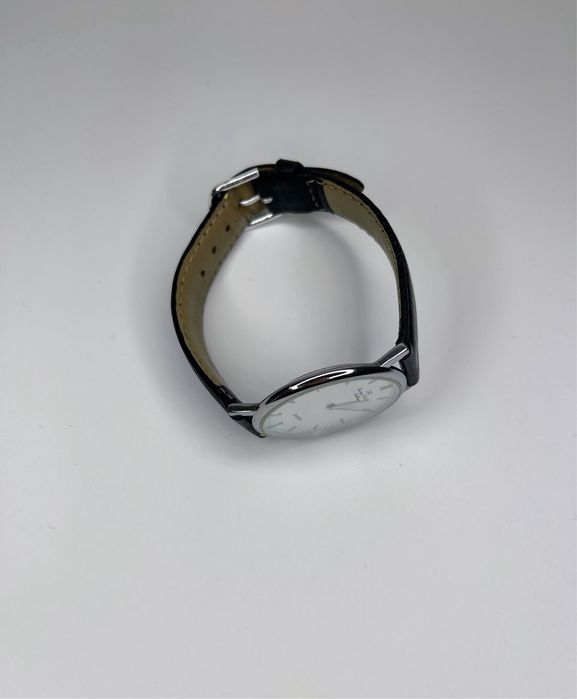 Кварцевий годинник в стилі IWC