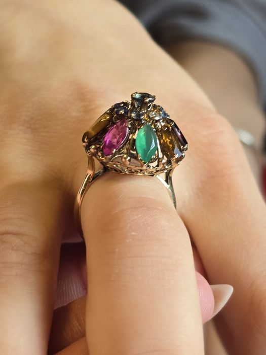 Złoty pierścionek antyk, szafiry, kopuła, złoto na prezent