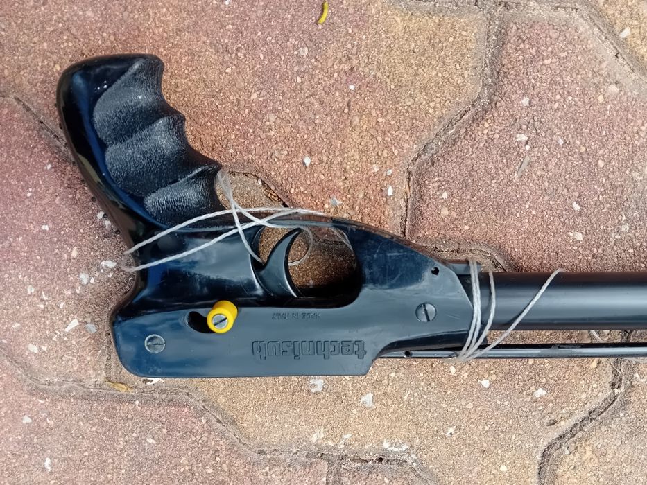 Espingardas de caça submarina TECNISUB 75cm e sting 110 + barbatanas ESCAPEZ + 5 kg de chumbos de cintura novos