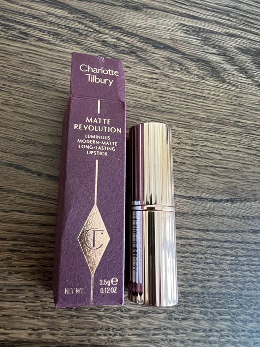 Помада Charlotte Tilbury Lost Cherry