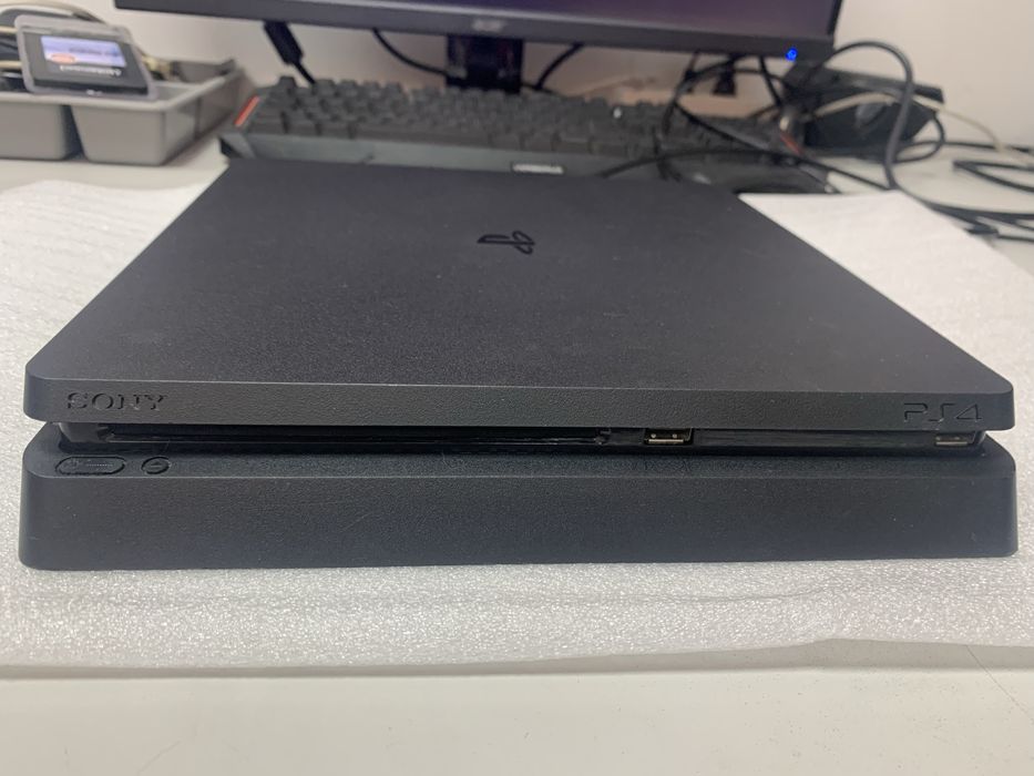 Playstation 4 Slim 500 GB Desbloqueada