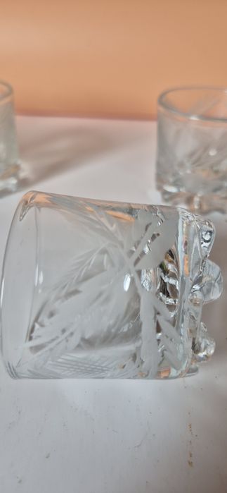 Piękne stare kieliszki ze szlifem Komplet dla 5 osób T17