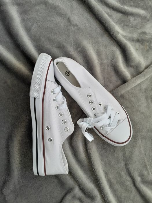 Sapatilhas novas nunca usadas