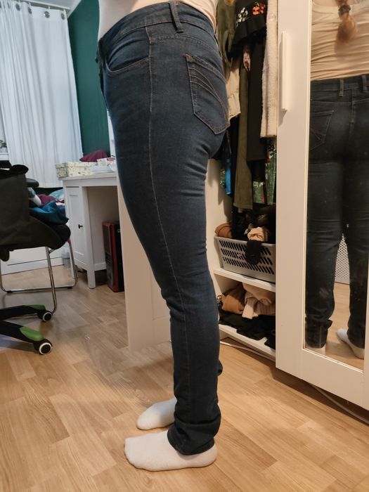 Nowe Jeansy ciemne