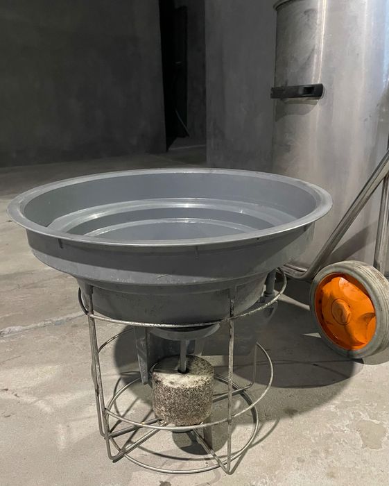 Продам профессиональный пылесос  Taski vacumat 44T