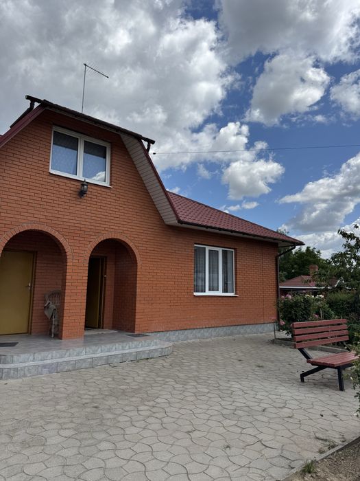 Оренда затишного будинку  в зручній локації | м.Луцьк