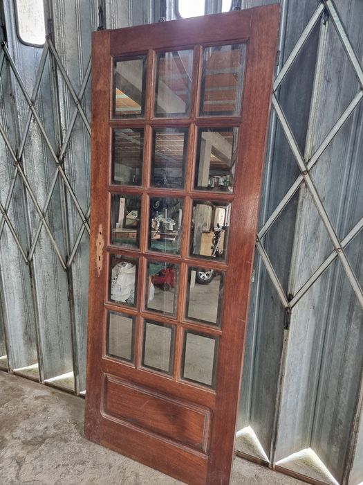 2 portas maciças com vidro