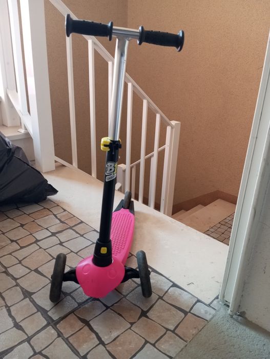 Trotinete menina