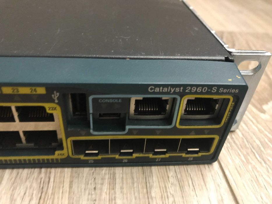 Switch Cisco WS-C2960S-24TS-L 24xGIGABIT + 4xSFP + USZY RACK