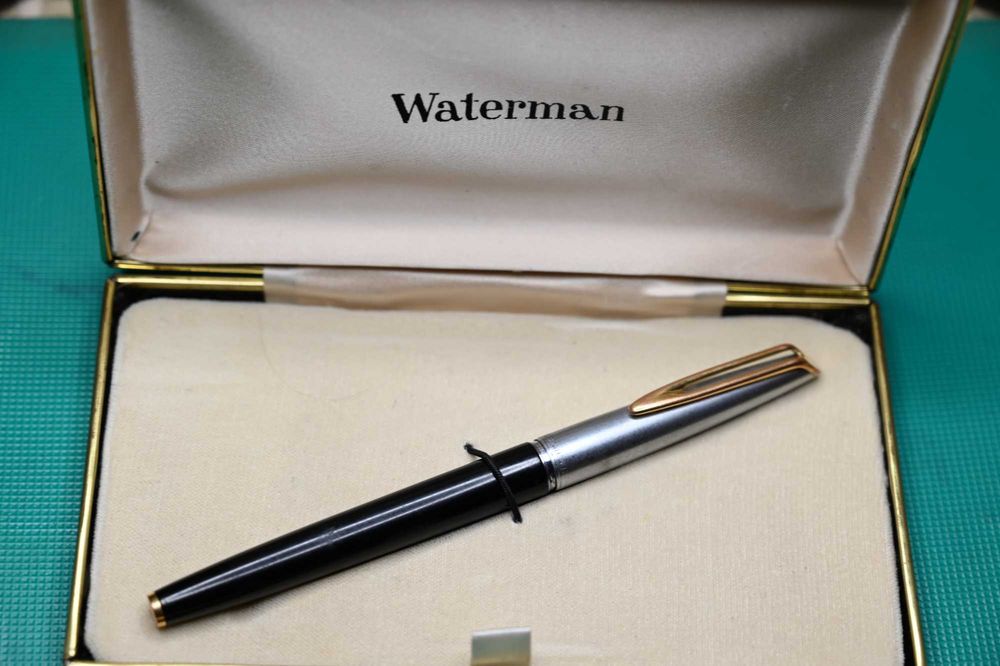 Caneta Waterman com caixa