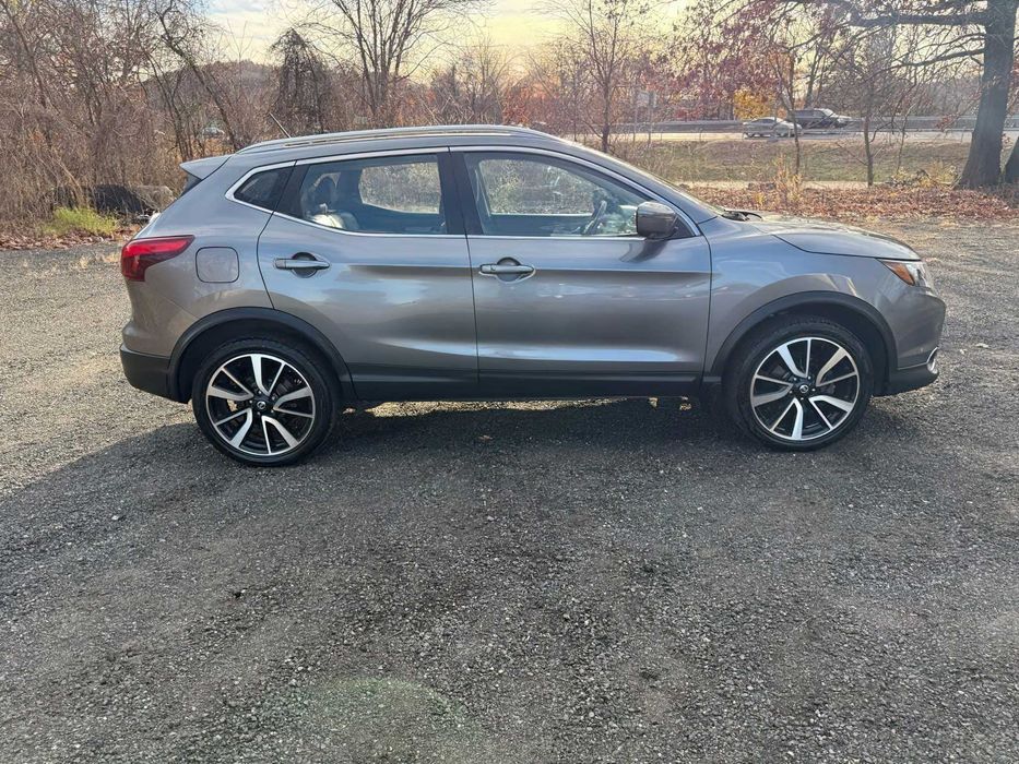 Nissan Rogue Sport SL      2017