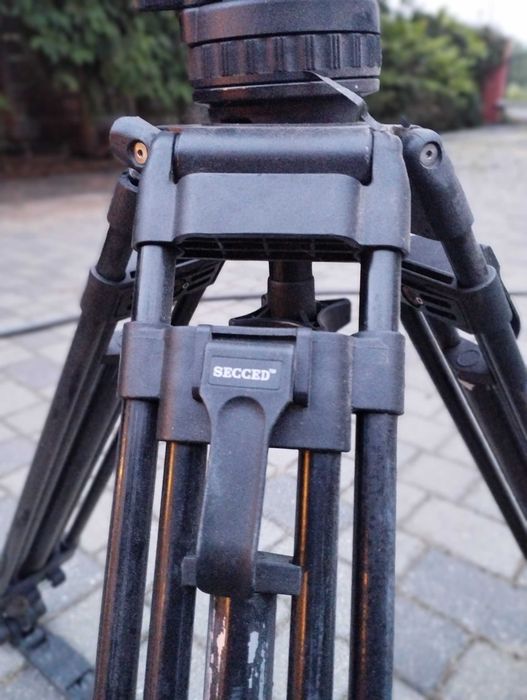 Profesjonalny statyw do kamery DV/aparatu