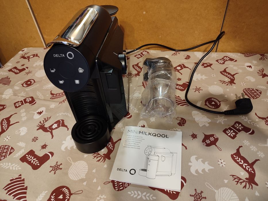 Ekspres do kawy Delta MilkQool mini.
