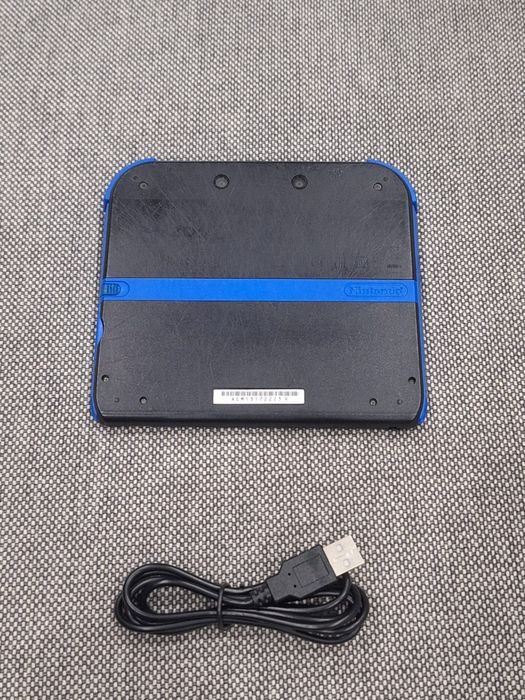 Nintendo 2DS com loja para instalar jogos e cartão de 64GB