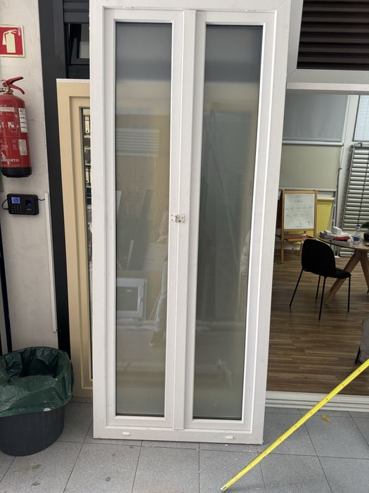 Janela oscilobatente pvc 2 folhas branca