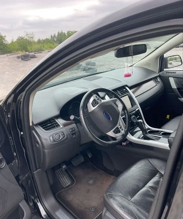 Ford Edge автомобіль
