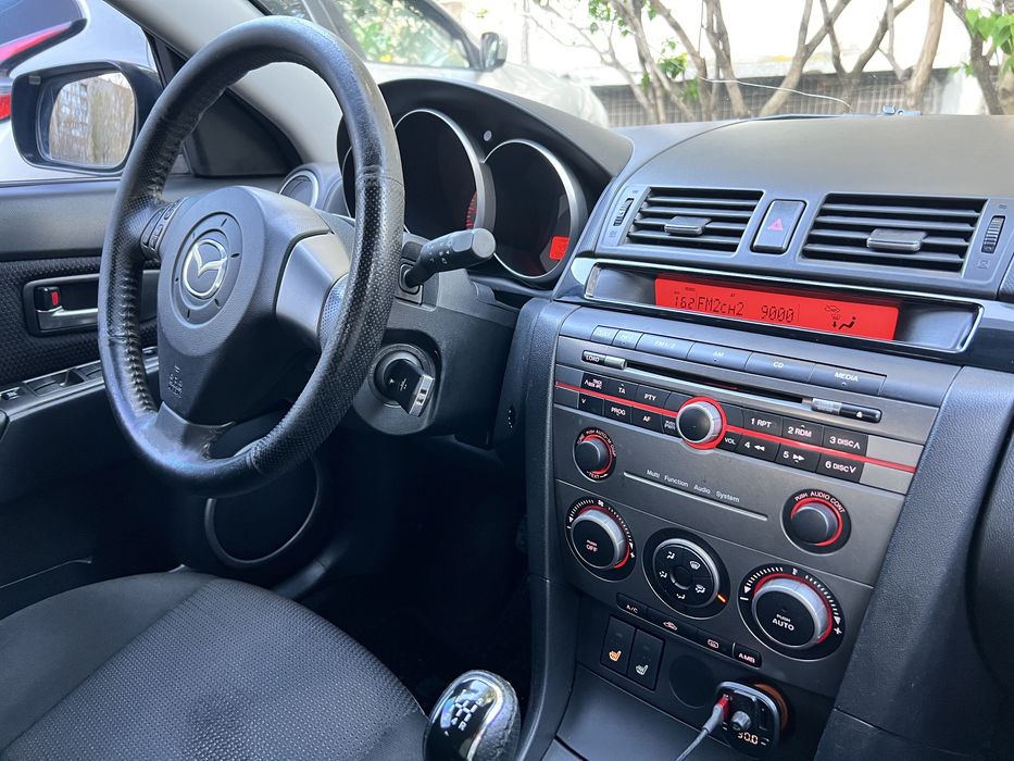 Продам mazda 3  2007г