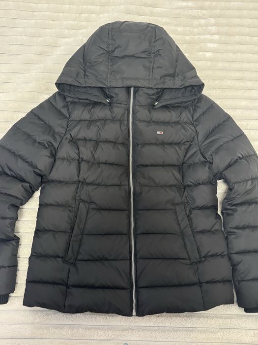 Продам жіночу куртку Tommy Hilfiger