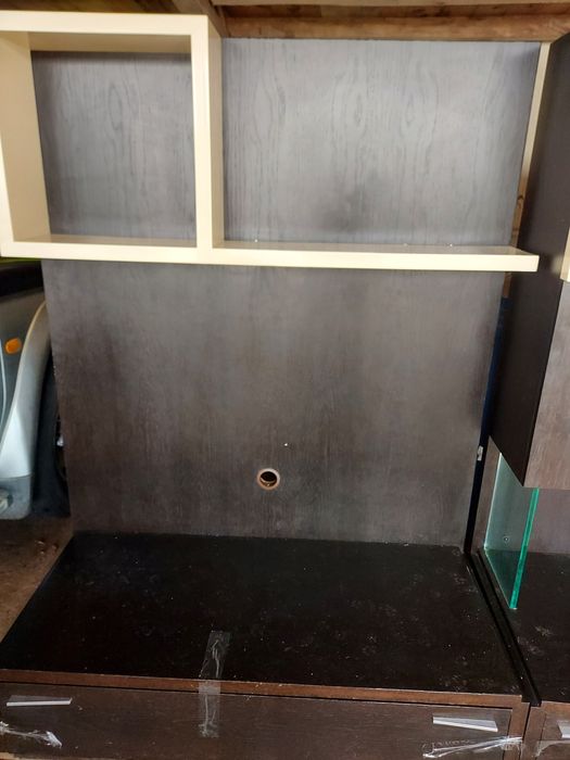 Móvel de sala madeira com portas