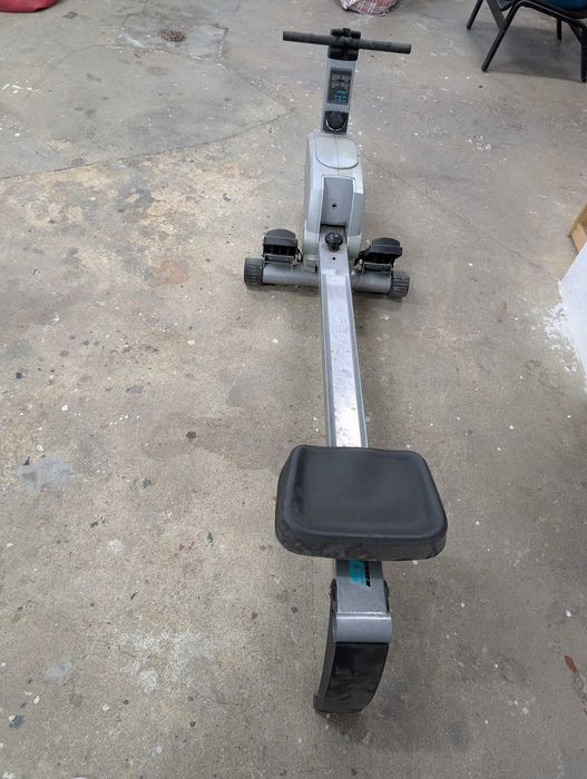 Rowing Machine437116541779333120