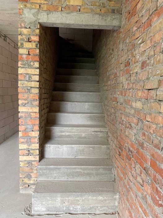 Терміновий Продаж 3 поверхового таунхауса , 164 кв. м, 3 кімнати Центр