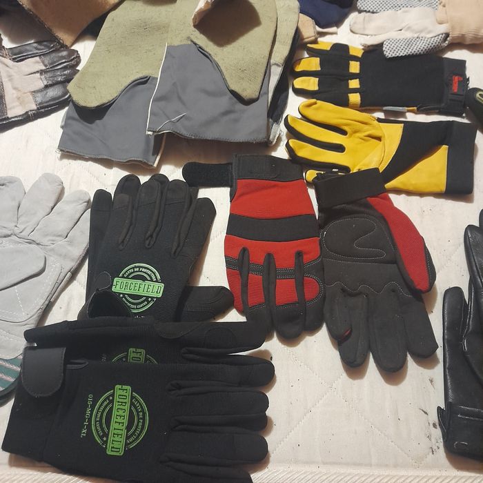 Продам рабочие перчатки.