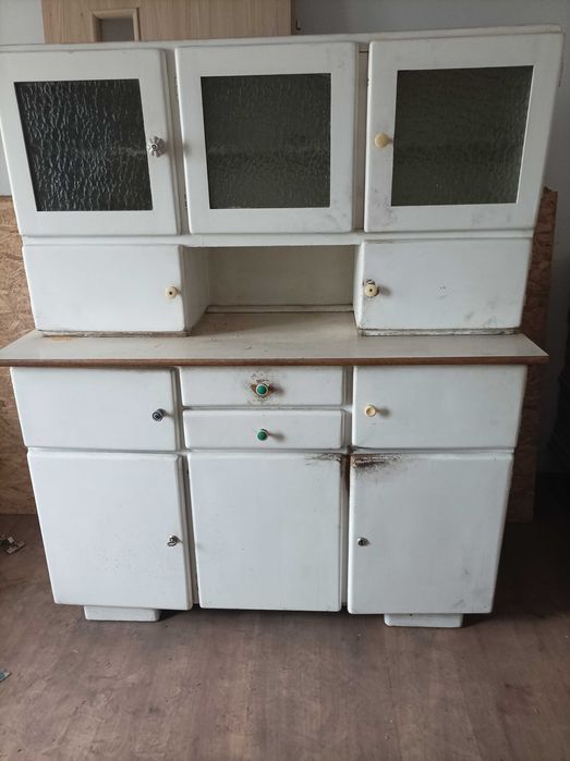 Sprzedam stary kredens