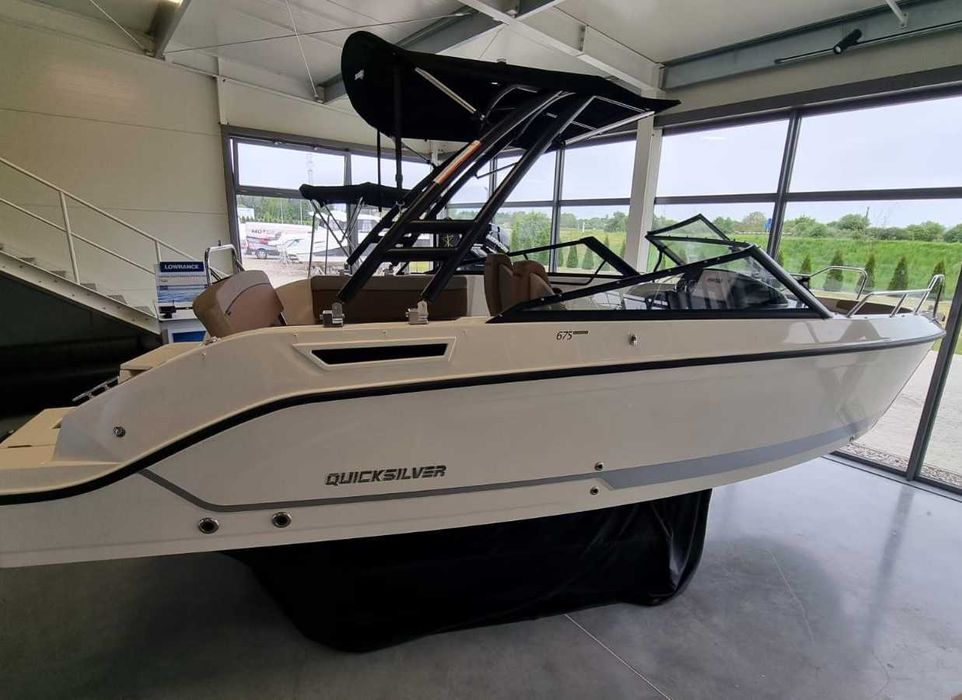 Łódź motorowa, Quicksilver 675 Bowrider z silnikiem Mercury F225 V6