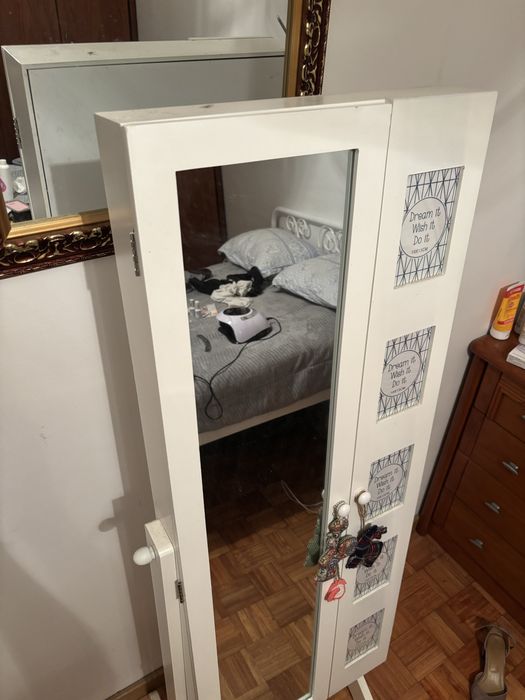 Espelho com Arrumação